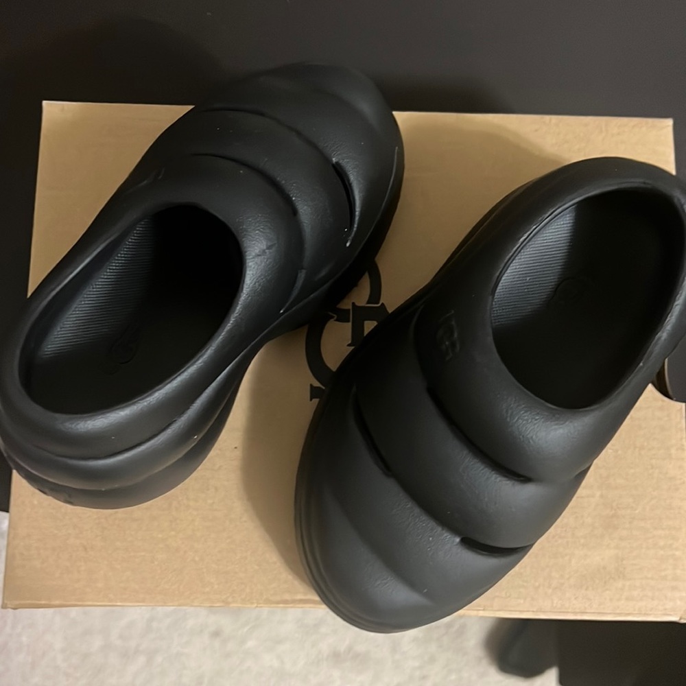 UGG Unisex-Child K Sport Yeah Clog Size 9c